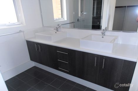 Property photo of 9 Ginger Loop Treeby WA 6164