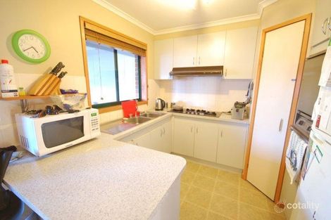 Property photo of 8 Annand Close Cranbourne West VIC 3977