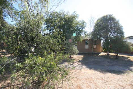 11 Warsaw Cres, Hackham West, SA 5163