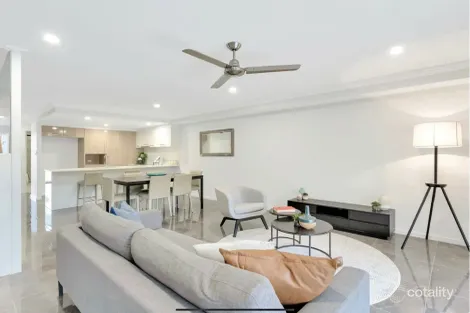 Property photo of 9/18 Tian Crescent Upper Coomera QLD 4209