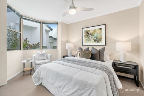Property photo of 15/15 Clarence Road Indooroopilly QLD 4068