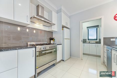 Property photo of 10 Montane Boulevard Newborough VIC 3825