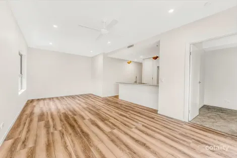 Property photo of 40/30 Careel Close Helensvale QLD 4212
