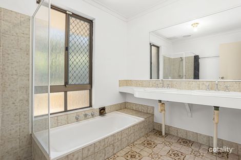 Property photo of 24 Tangney Crescent Kardinya WA 6163