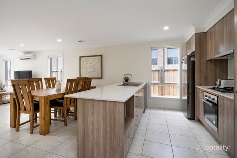 Property photo of 19 Flourish Way Werribee VIC 3030