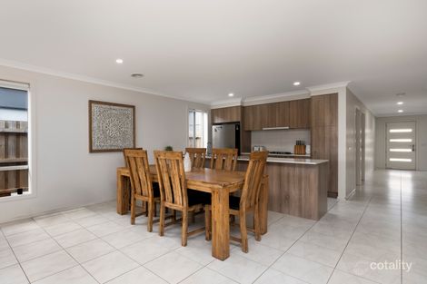 Property photo of 19 Flourish Way Werribee VIC 3030
