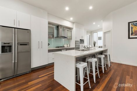 18/15 Beach St, Port Melbourne, VIC 3207