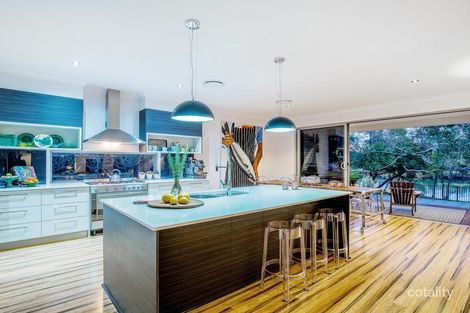 Property photo of 20 Waterside Esplanade Helensvale QLD 4212