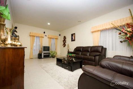 Property photo of 6 Taplin Way Roxburgh Park VIC 3064