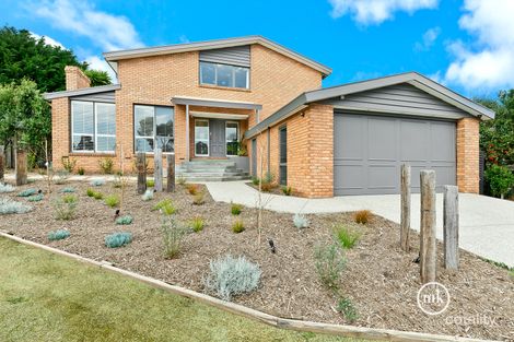Property photo of 32 Kelway Crescent Eltham North VIC 3095