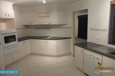 Property photo of 18 Xavier Court Werribee VIC 3030