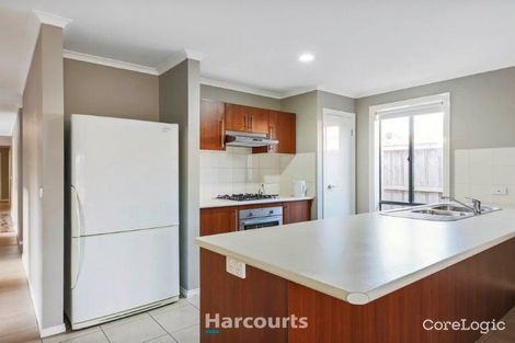 Property photo of 8 Kimberley Grove Pakenham VIC 3810