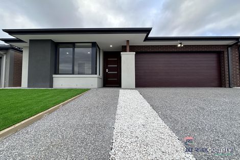 24 Glenard Ave, Strathtulloh, VIC 3338