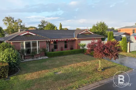 4 Scarborough Cres, Alfredton, VIC 3350