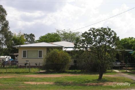 4 York St, Oakey, QLD 4401