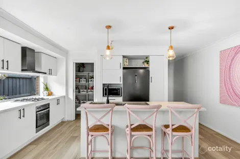 Property photo of 14 Teags Way Armstrong Creek VIC 3217