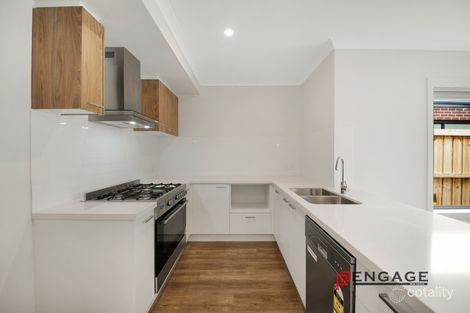Property photo of 4 Pollen Road Tarneit VIC 3029