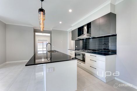 Property photo of 34 Distinction Avenue Craigieburn VIC 3064