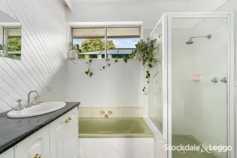 Property photo of 8 Heesom Crescent Churchill VIC 3842