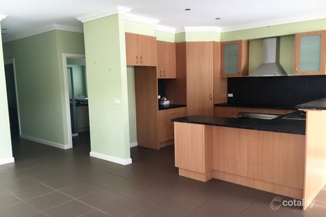 Property photo of 52 Mount Way Caroline Springs VIC 3023