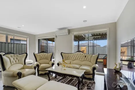 Property photo of 17 Miniata Way Manor Lakes VIC 3024