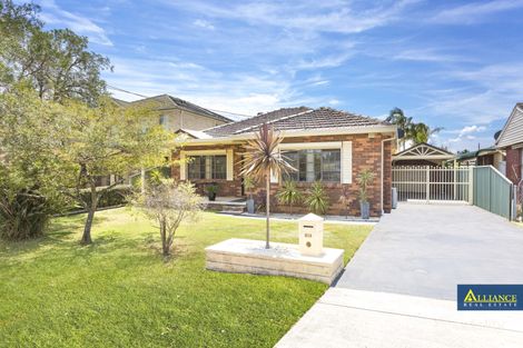 819 Henry Lawson Dr, Picnic Point, NSW 2213