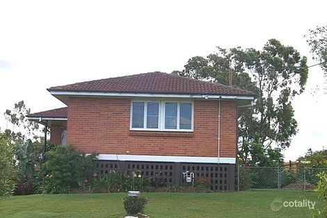 12 Brewster St, Stafford Heights, QLD 4053