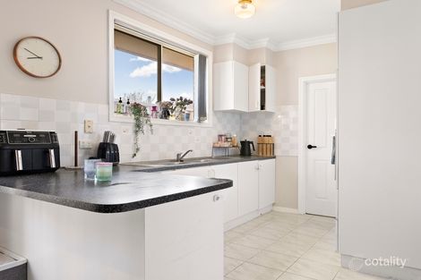 Property photo of 2/11 Darebin Avenue Keilor Downs VIC 3038