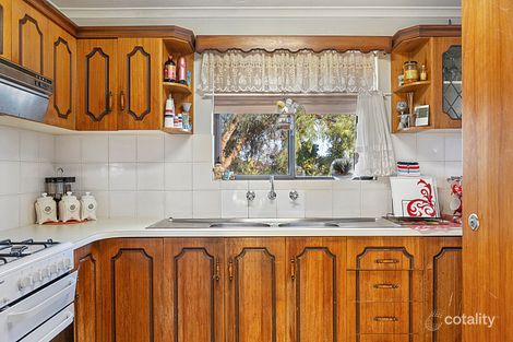 Property photo of 3 Nanette Road Valley View SA 5093