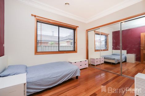 Property photo of 11 Lonsdale Court Caroline Springs VIC 3023