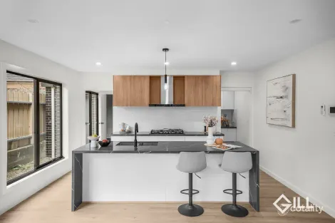 Property photo of 4 Rivalira Place Berwick VIC 3806