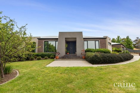 Property photo of 2 Oakdene Court Ballarat North VIC 3350