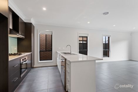 Property photo of 19 Creekwood Way Cobblebank VIC 3338