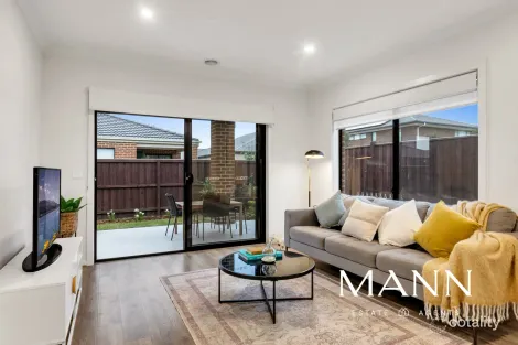 Property photo of 33 Faculty Avenue Donnybrook VIC 3064