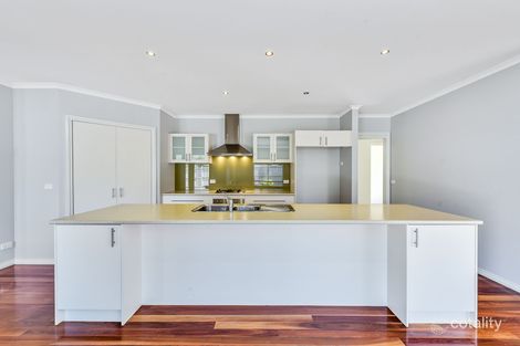 Property photo of 8 Sunhill Way Berwick VIC 3806