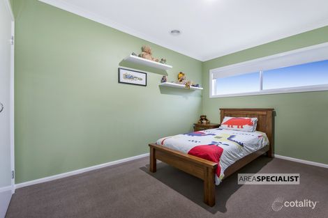 Property photo of 30 Mallett Grove Lyndhurst VIC 3975