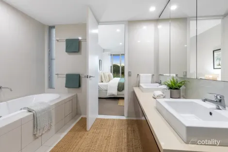 Property photo of 7520 Springfield Drive Hope Island QLD 4212
