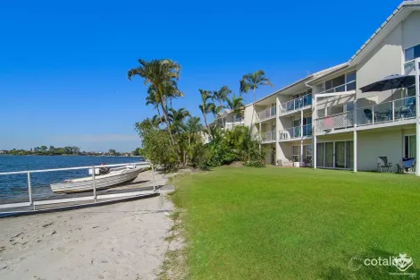 8/300 Cottesloe Dr, Mermaid Waters, QLD 4218