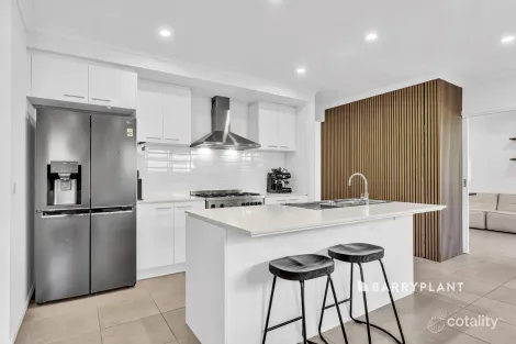 Property photo of 11 Everfair Crescent Officer VIC 3809