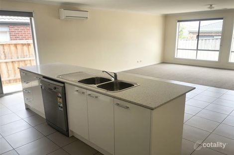 Property photo of 15 Hazelnut Boulevard Berwick VIC 3806