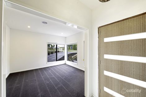 Property photo of 22 Cocoparra Crescent Crace ACT 2911