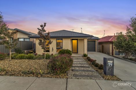 19 Audrey Cahn St, Macgregor, ACT 2615