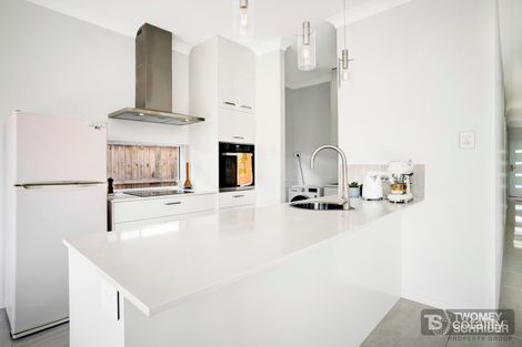 31 Lakeside Dr, Smithfield, QLD 4878