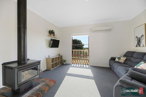 Property photo of 9 Cross Street Newborough VIC 3825