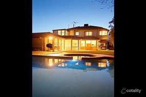 9 Torrington Pl, Canterbury, VIC 3126