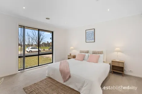 Property photo of 12 Monterey Bay Drive Point Cook VIC 3030