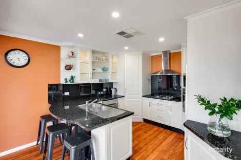 Property photo of 3 Lang Court Happy Valley SA 5159