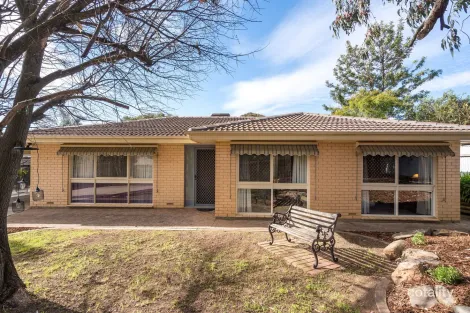 Property photo of 3 Lang Court Happy Valley SA 5159