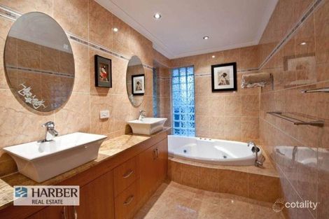 Property photo of 18 Laurelston Heights Woodvale WA 6026