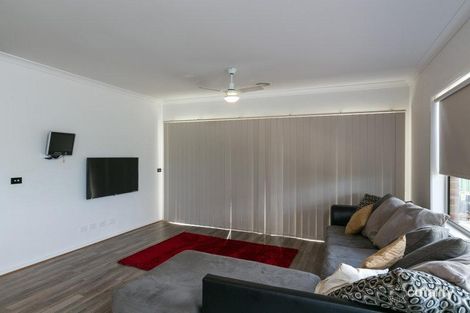 Property photo of 2 Flemington Place Ascot VIC 3551